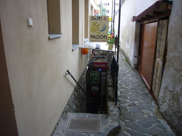 Kaviareň Sun & Moon